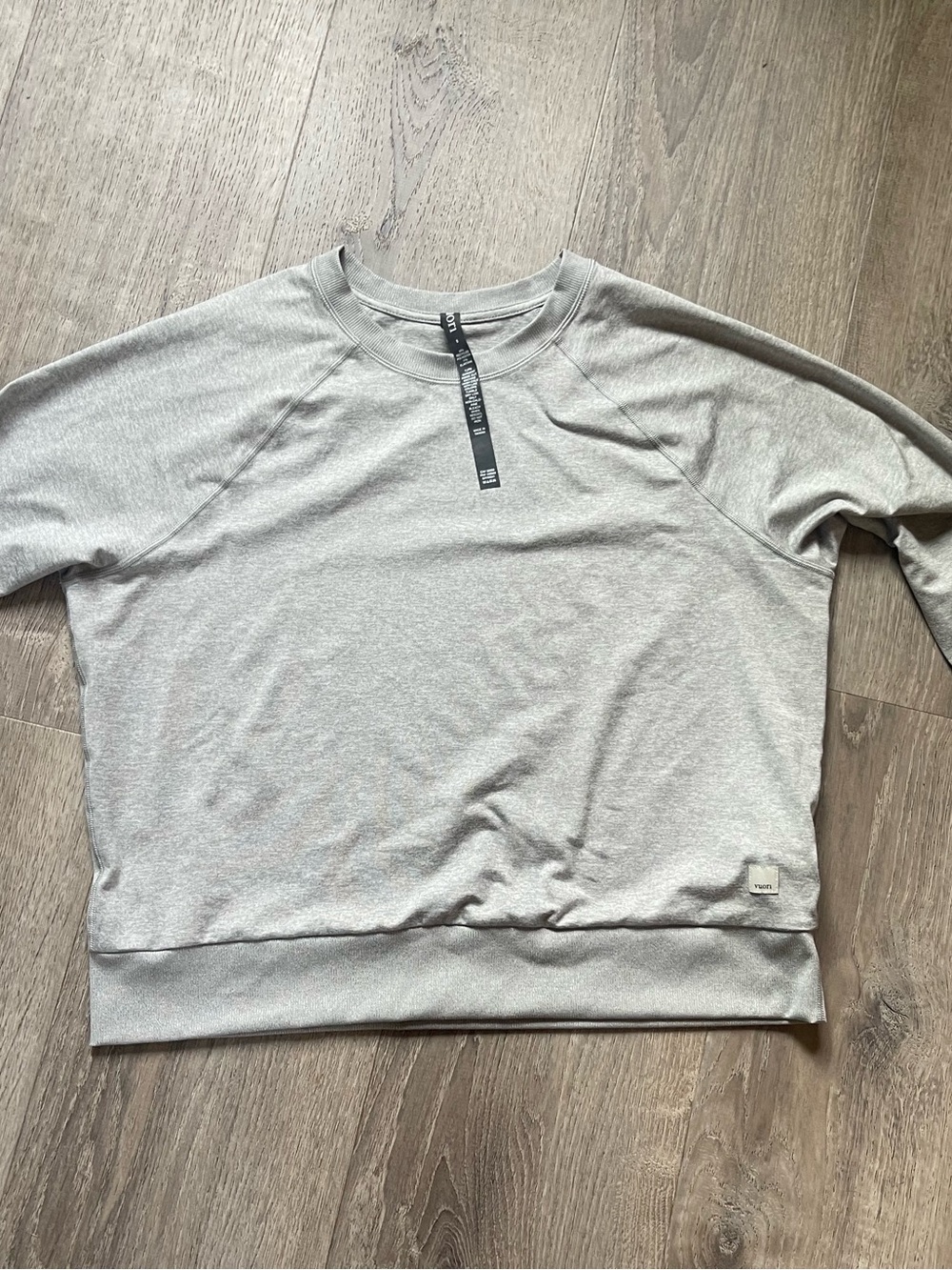 Vouri long sleeve crew halo small new without tags
